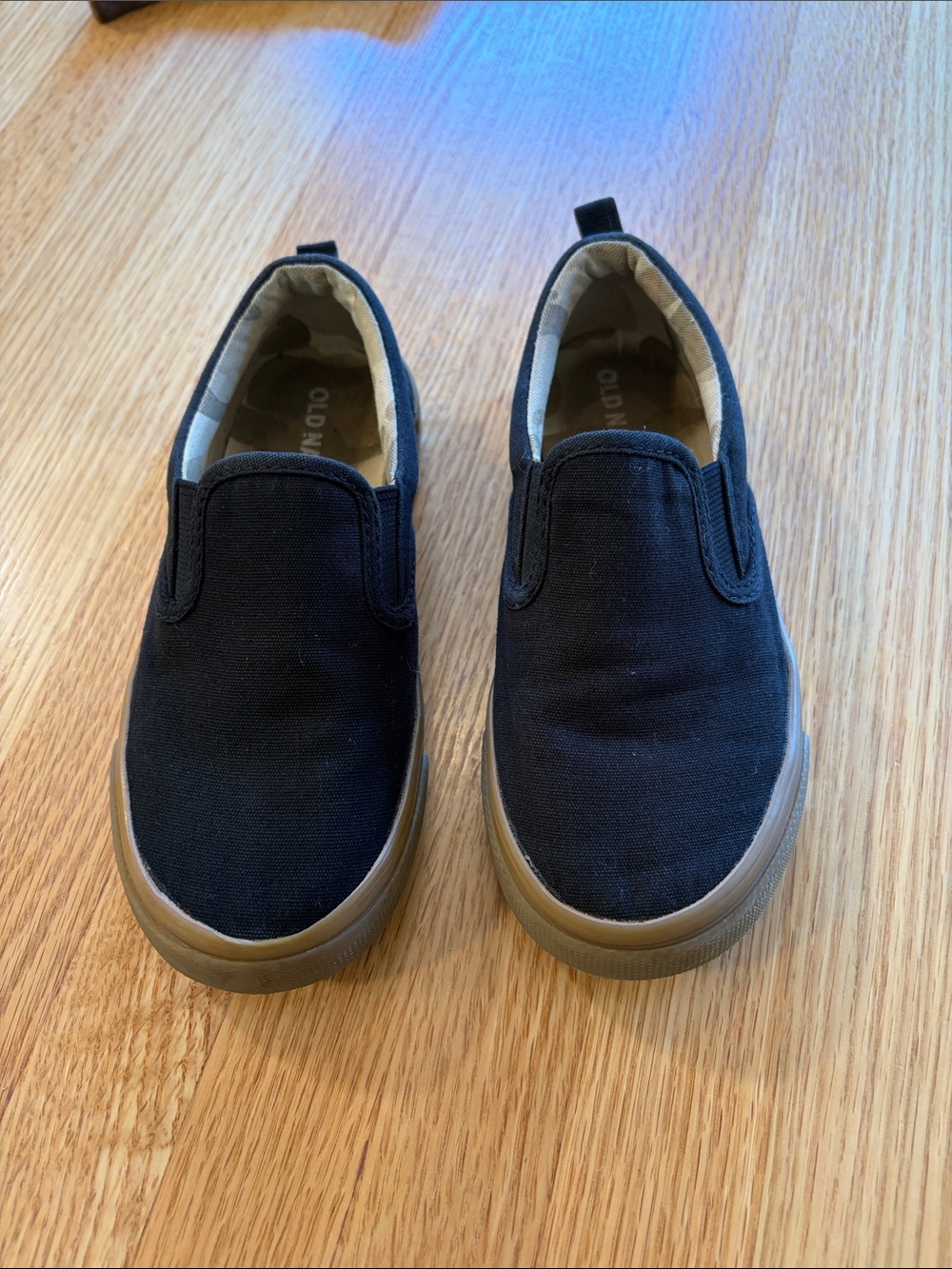Old Navy Black Slip-On Kids Dress Shoes with Brown Soles size 12